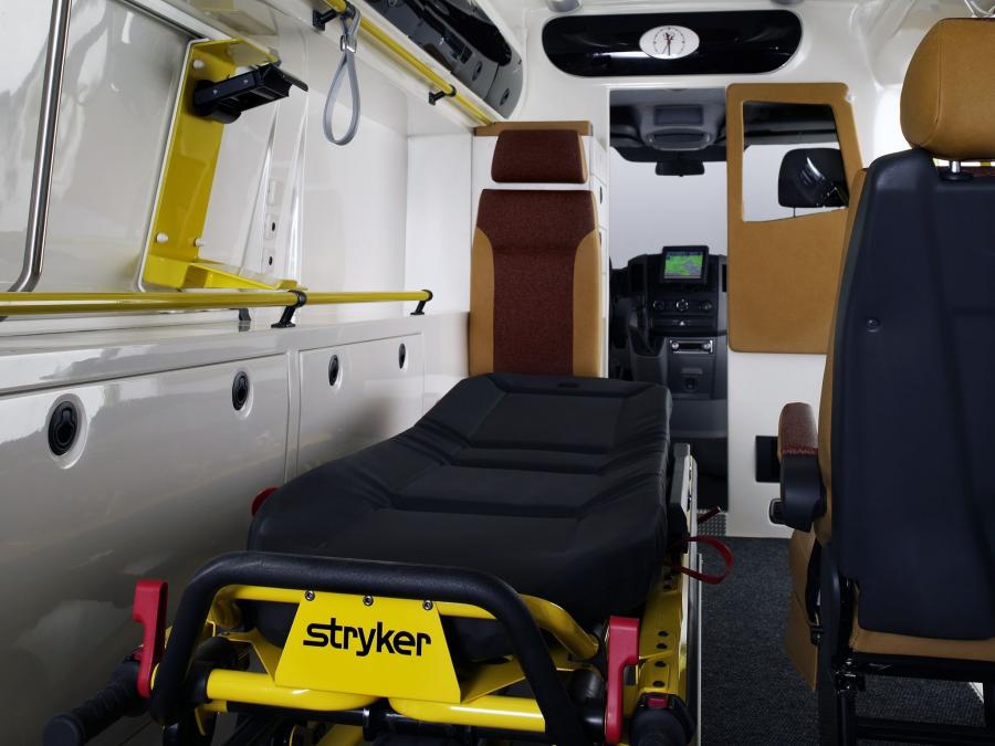  Mercedes-Benz Sprinter Ambulance by Tamlans 2006 года  (фото 3 из 4)